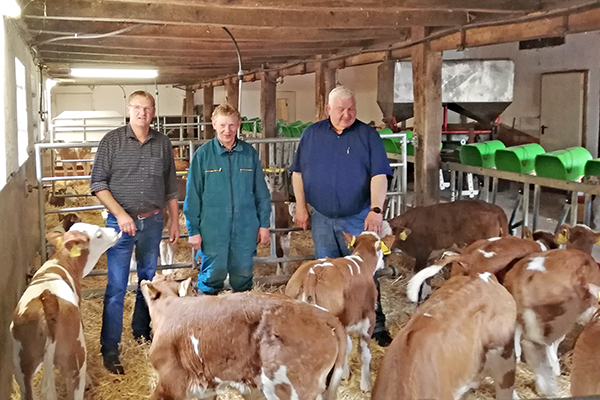 Fresseraufzucht von Bernard Rechtien aus Grandorf, Niedersachsen